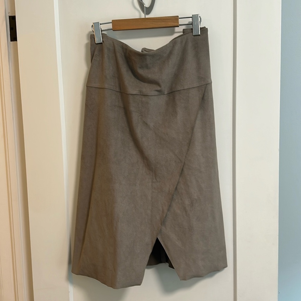 Micro fibre skirt with laser cut edging